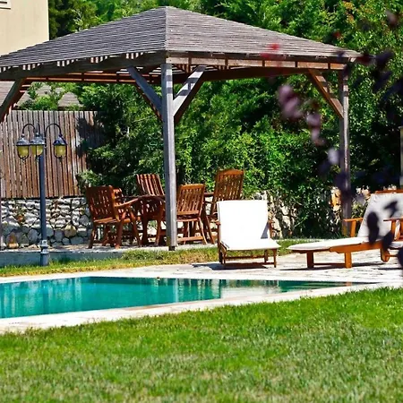 Kefalonia Sunshine וילה סבורונטה