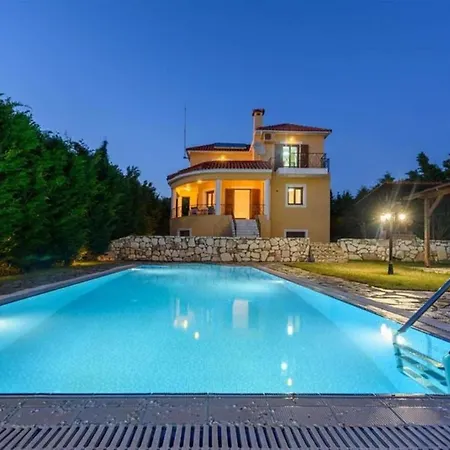 Kefalonia Sunshine וילה סבורונטה